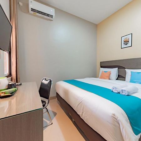 Sans Hotel Berau Square Tanjung Redep Экстерьер фото